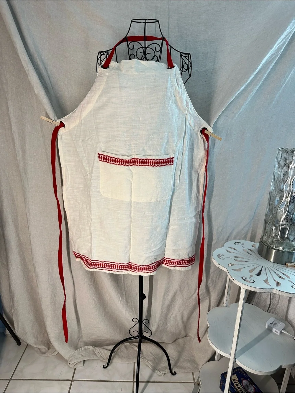 Hearth & Hand with Magnolia Apron New ‘sour cream & red’